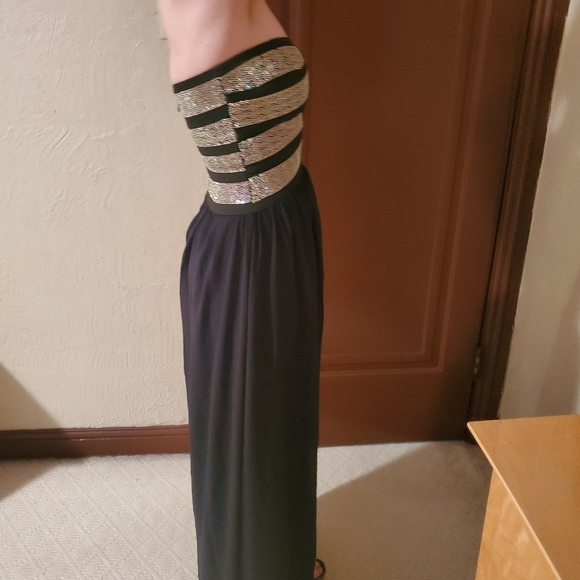 Formal Dress - Picture 2 of 4